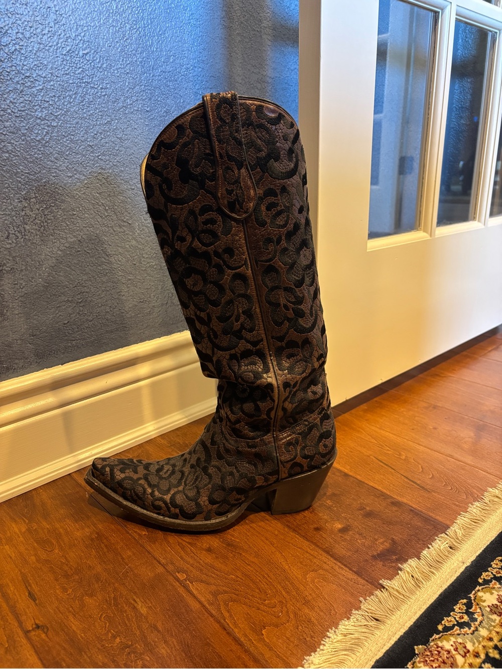 Brown Floral Embroidered Western Heeled Boots - Picture 2 of 6